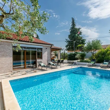 Holiday House Tina Holiday home