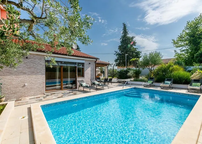 House Mara With A Private Pool Vakantiehuis