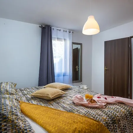 House Mara With A Private Pool * Воднян
