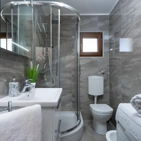 House Mara With A Private Pool *
