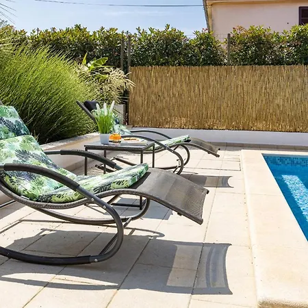 House Mara With A Private Pool *