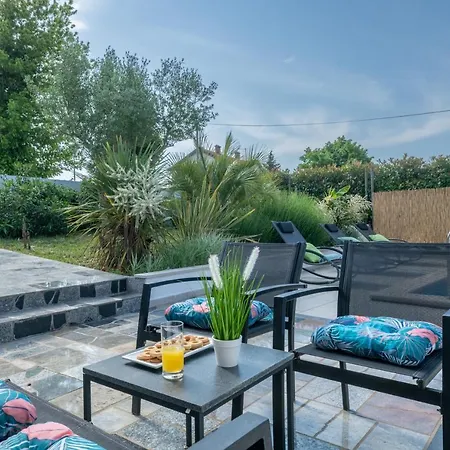 House Mara With A Private Pool Дом отдыха Воднян