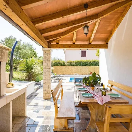 Дом отдыха House Mara With A Private Pool
